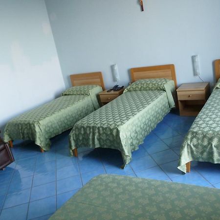 Hotel Ancelle Sorrento - Casa D'Accoglienza Castellammare di Stabia Habitación foto