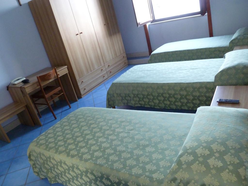 Hotel Ancelle Sorrento - Casa D'Accoglienza Castellammare di Stabia Habitación foto