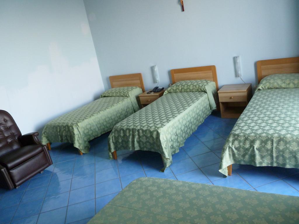 Hotel Ancelle Sorrento - Casa D'Accoglienza Castellammare di Stabia Habitación foto